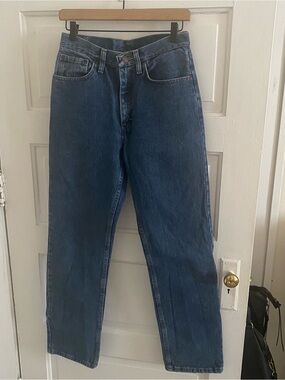 wrangler medium wash straight leg high rise jean size 29x32